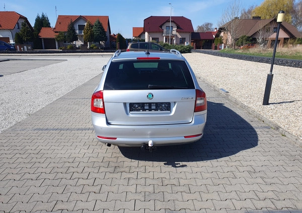 Skoda Octavia cena 15900 przebieg: 228000, rok produkcji 2010 z Leszno małe 106